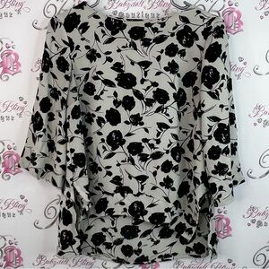 Acapella shirt flowers blouse shirt Floral Black and White Women's Top